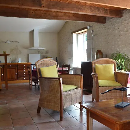 Saint-romain, 4 Pieces, 6 Personnes - Fr-1-653-3 Saint-Romain (Charente)