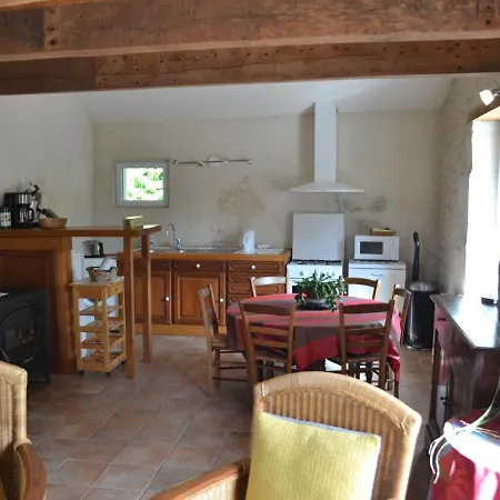 Holiday home Saint-romain, 4 Pieces, 6 Personnes - Fr-1-653-3